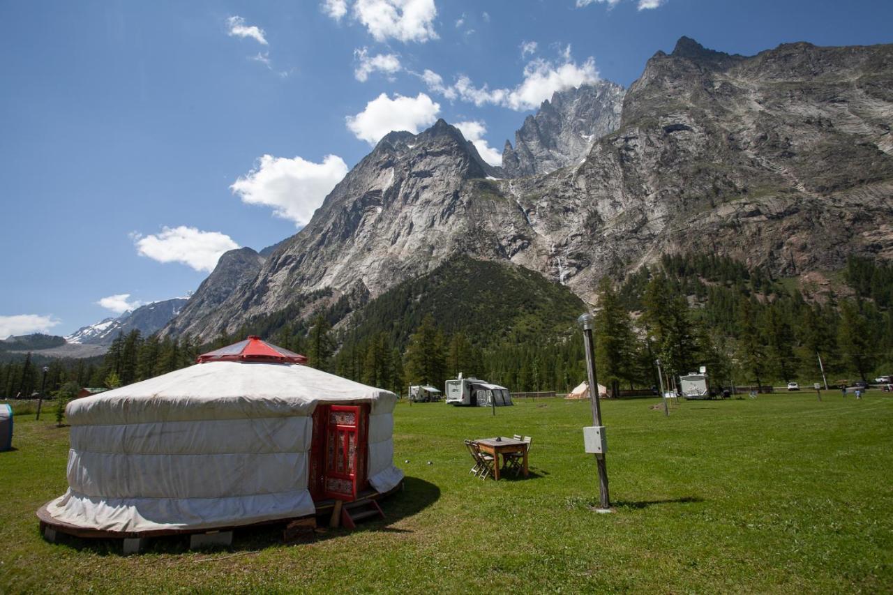 Hobo Camping Courmayeur Luaran gambar